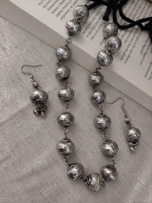 Avaiya Round Necklace set partywear casual necklace set