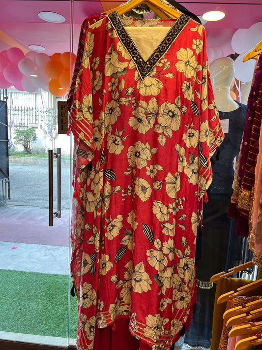 Floral pink kaftan set