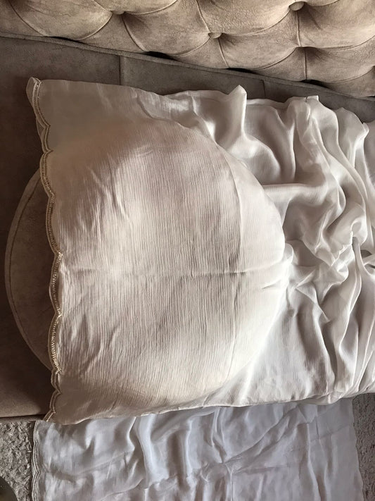 White beauty crepe saree