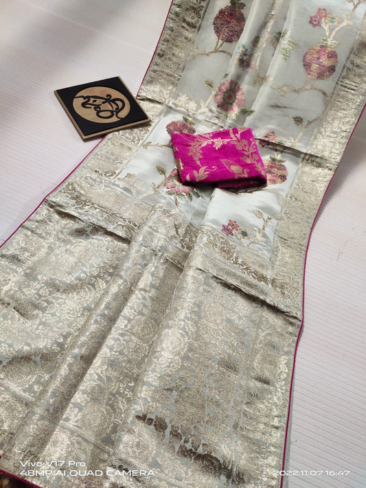 Vanias benaras munga saree