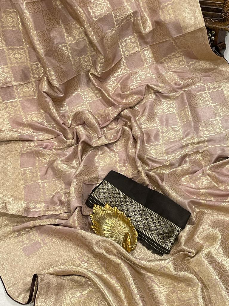 Dolika banarsi moonga saree