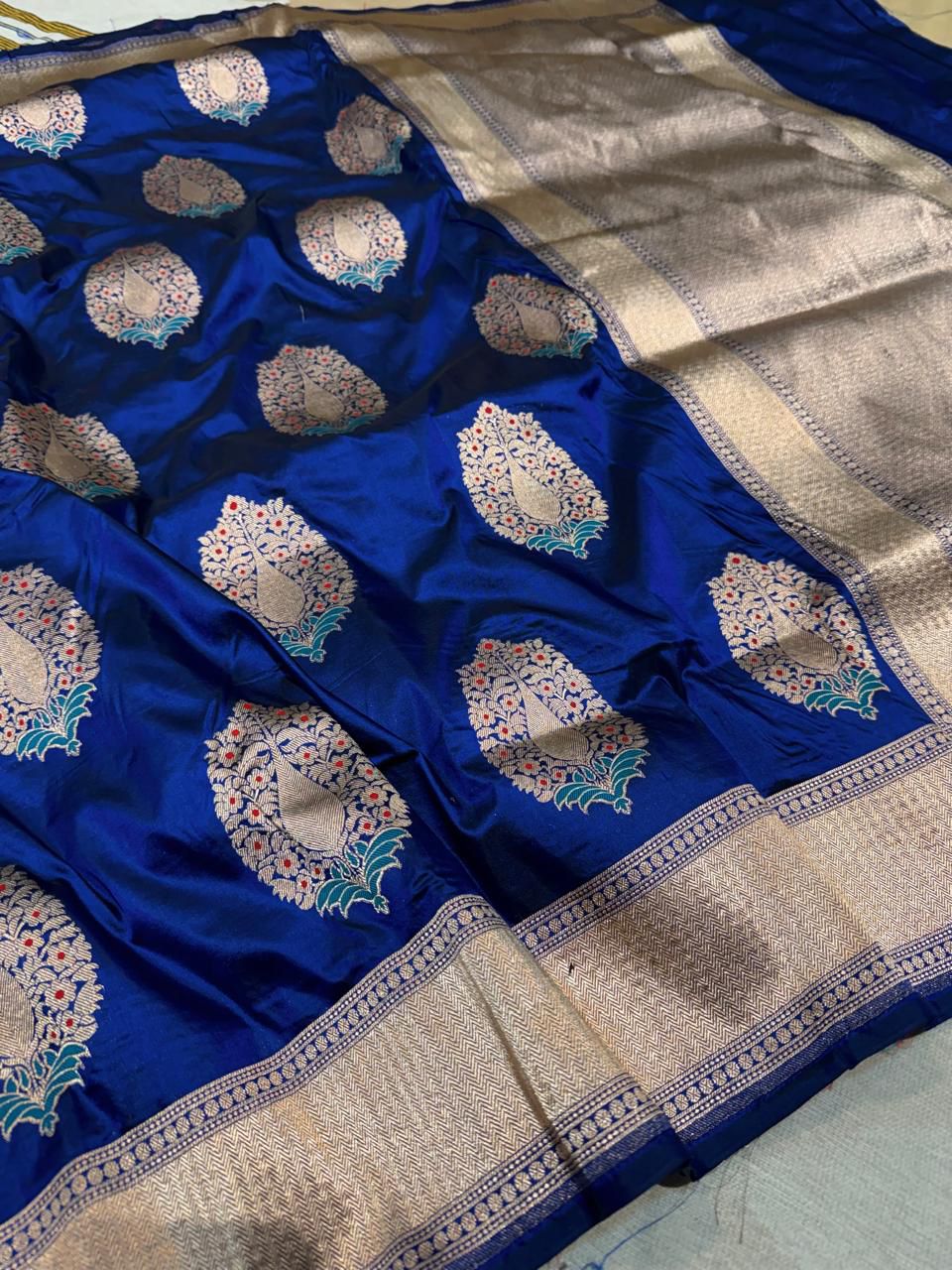 Handloom Banarsi saree meeenakri sari blouse
