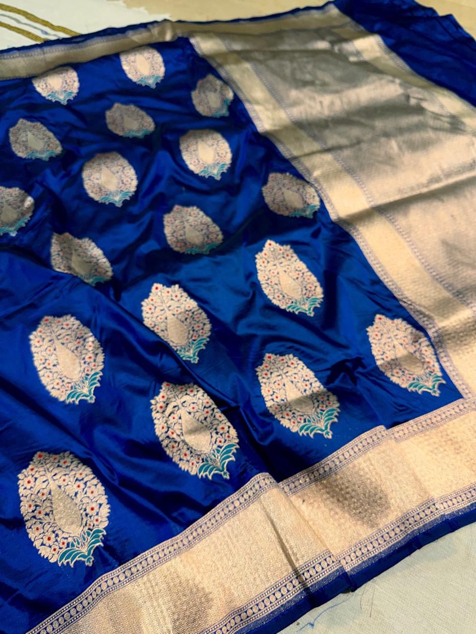 Handloom Banarsi saree meeenakri sari blouse