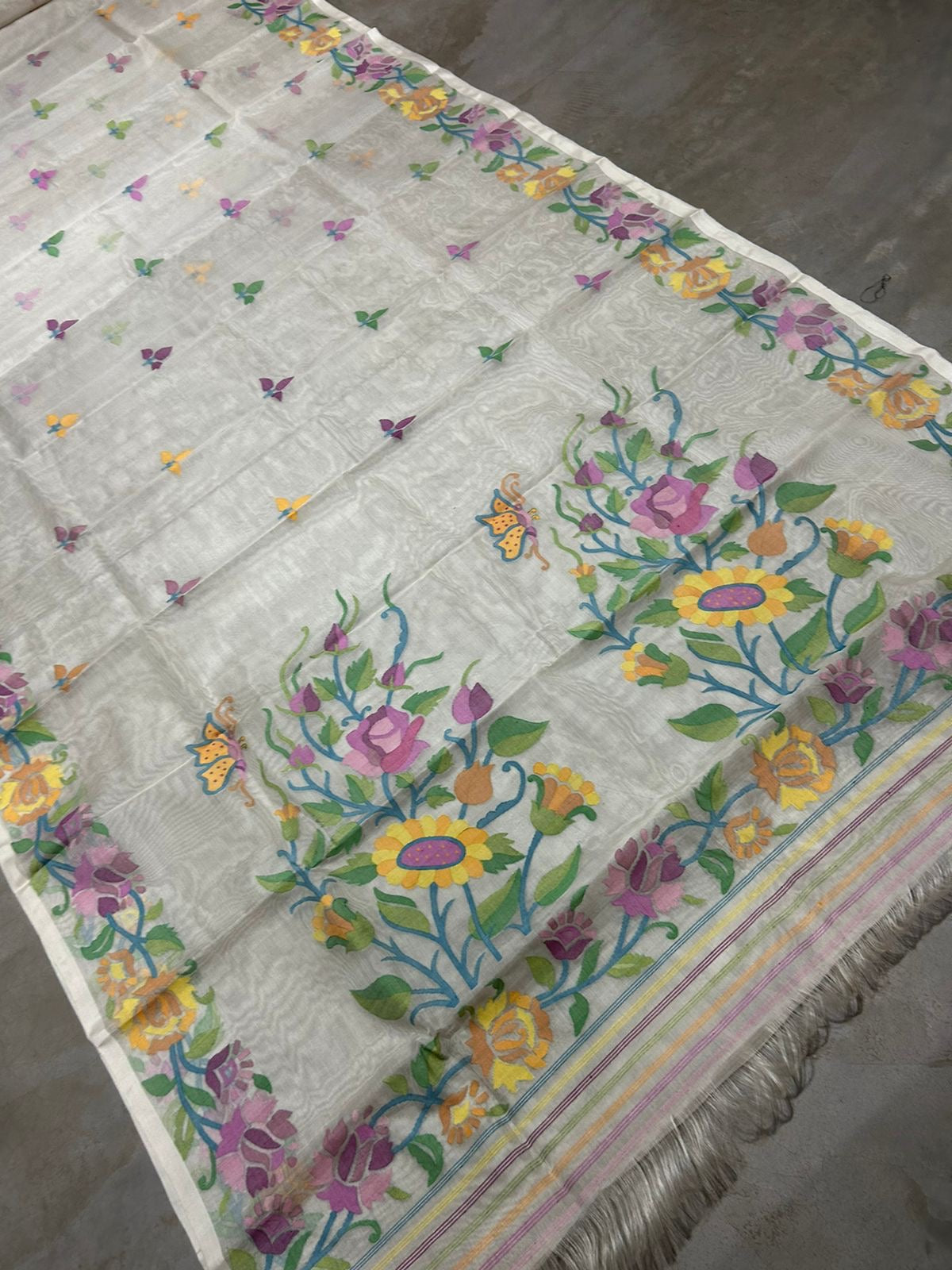 Nivani Tantuj Jamdani Saree Indian sarees