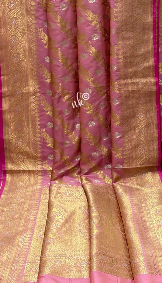 Lehariya striped saree