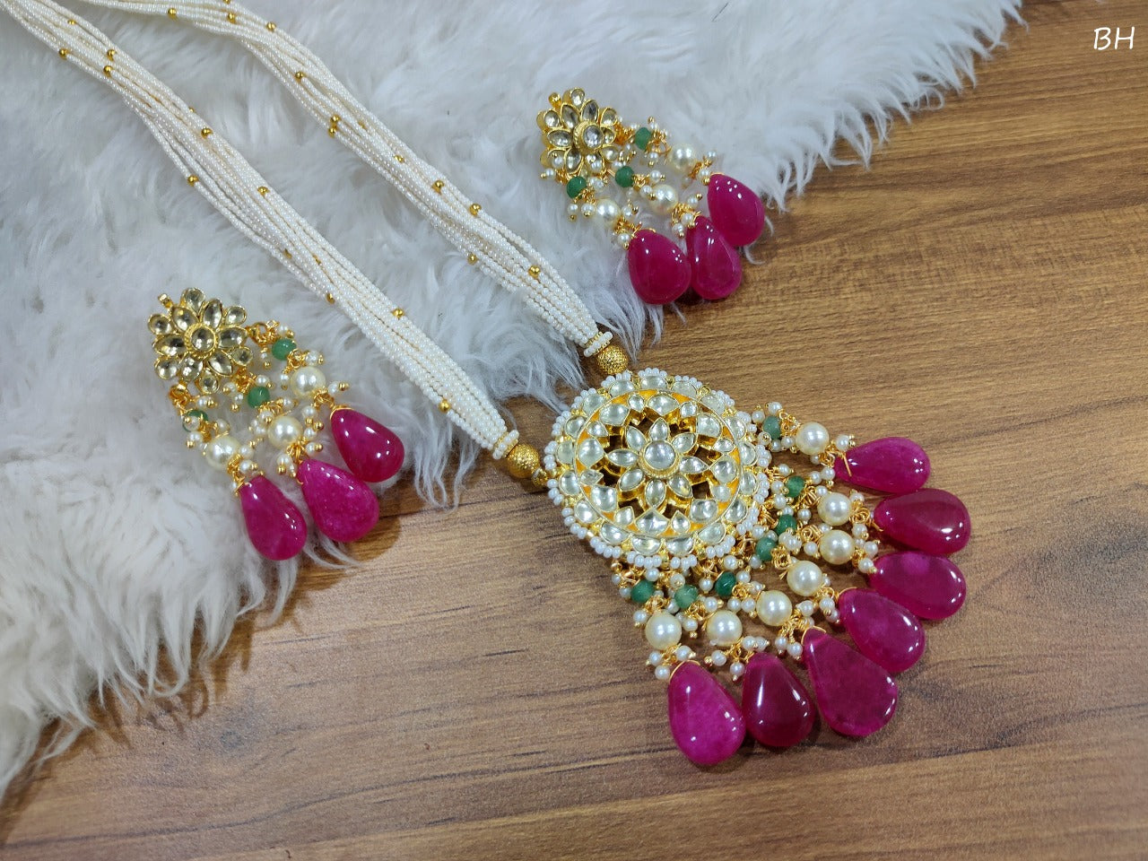 Parisha Pearl necklace Kundan set