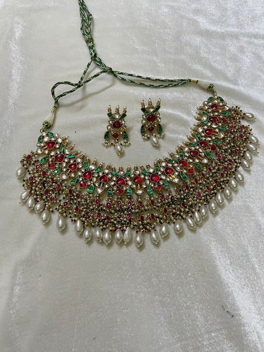 Jagnu Kundan necklace set